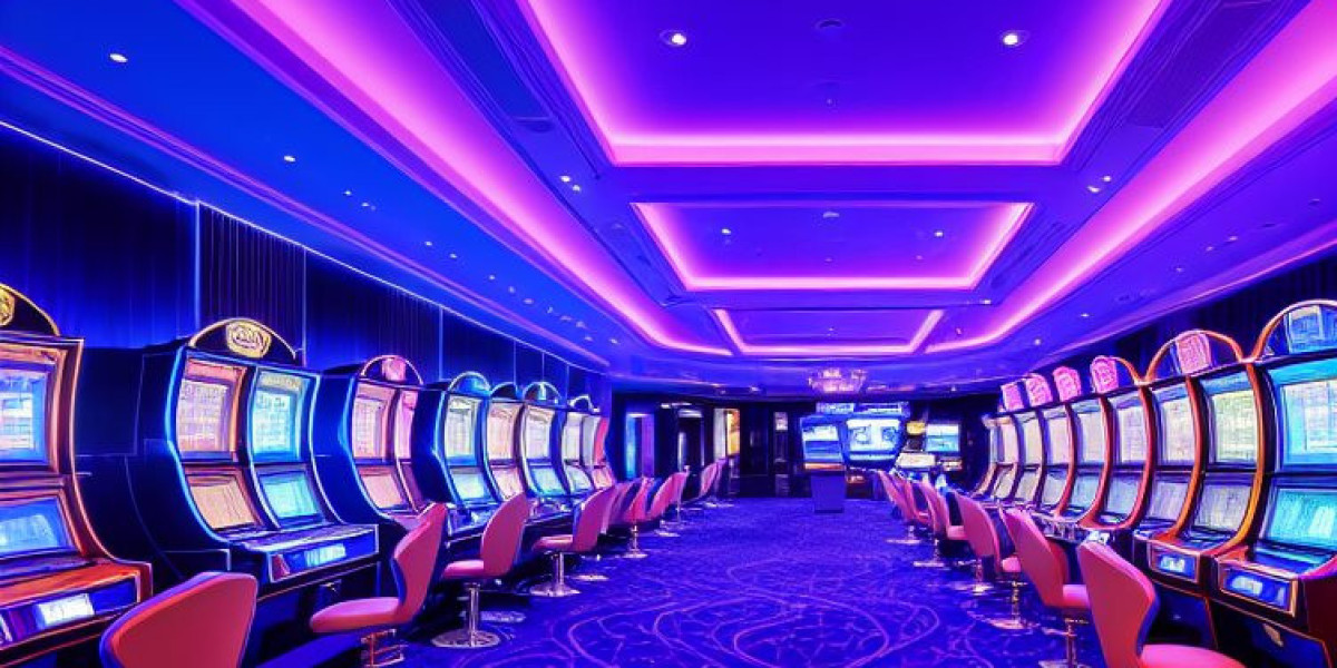 Hazard-Complimentary Entertainment at Lazy Bar Casino